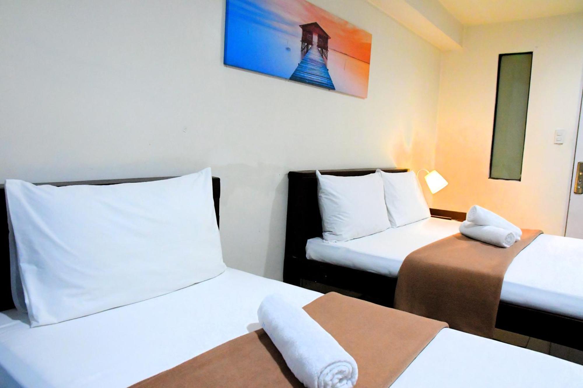 Arzo Hotel Makati Макати Экстерьер фото