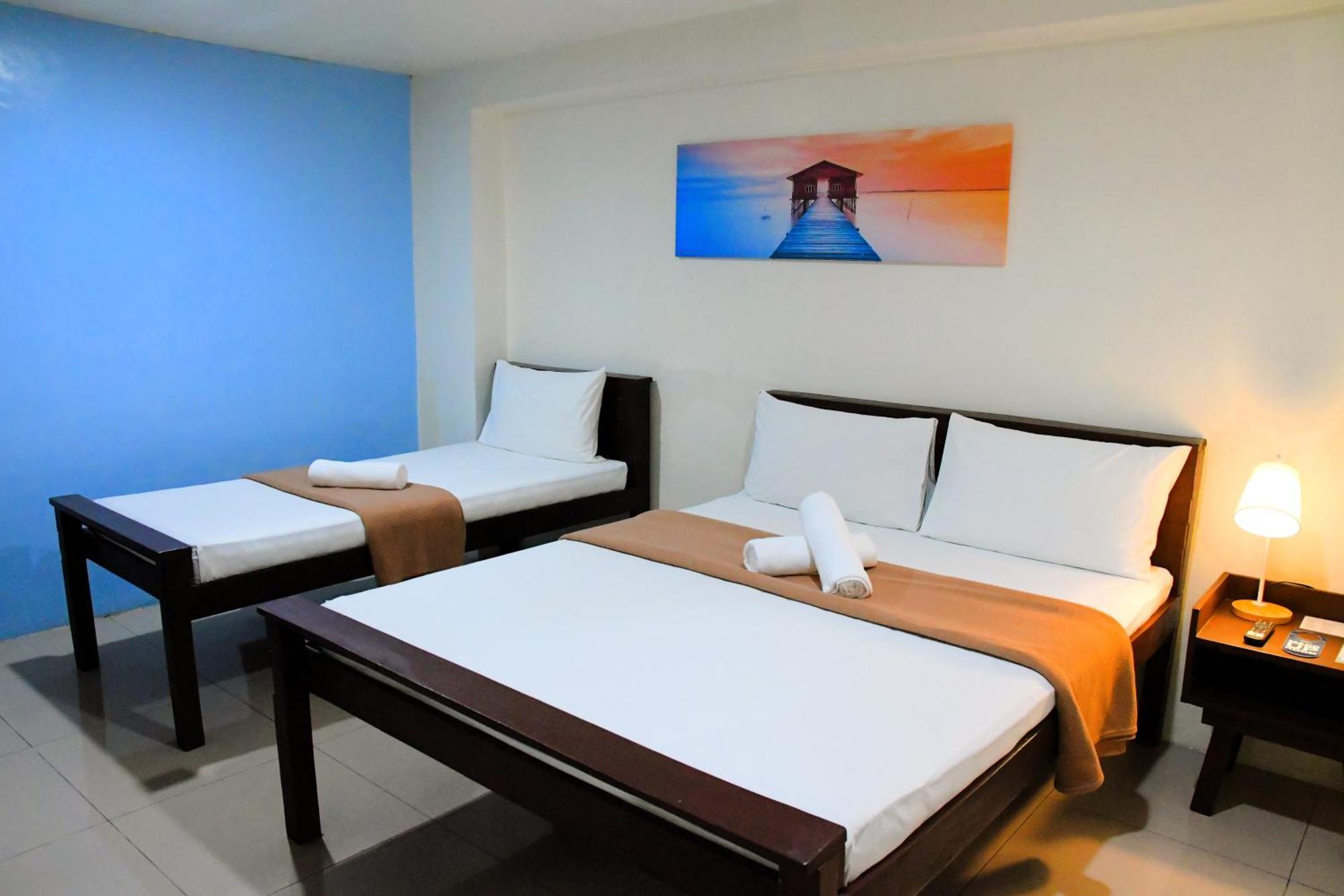 Arzo Hotel Makati Макати Экстерьер фото