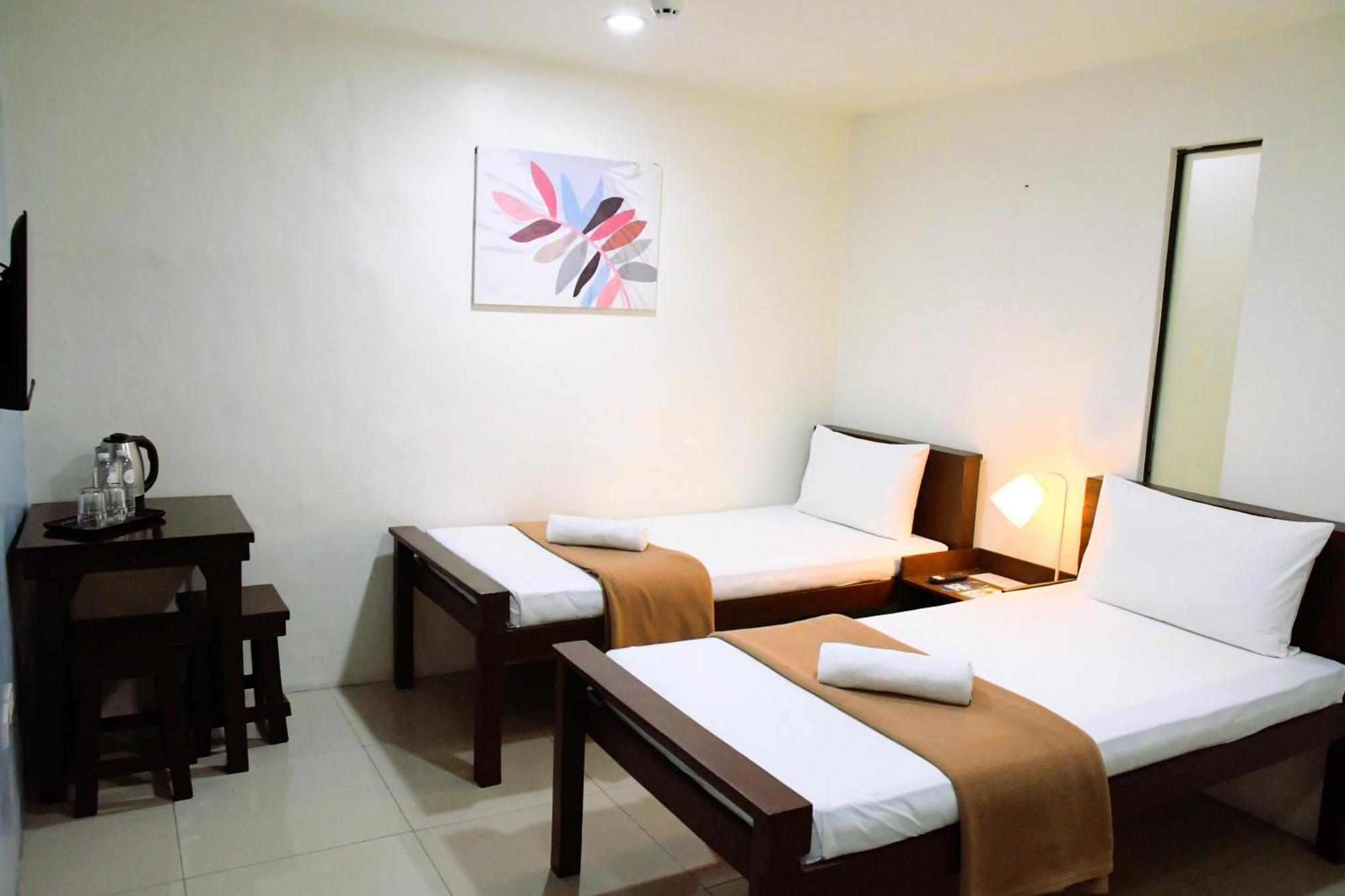 Arzo Hotel Makati Макати Экстерьер фото